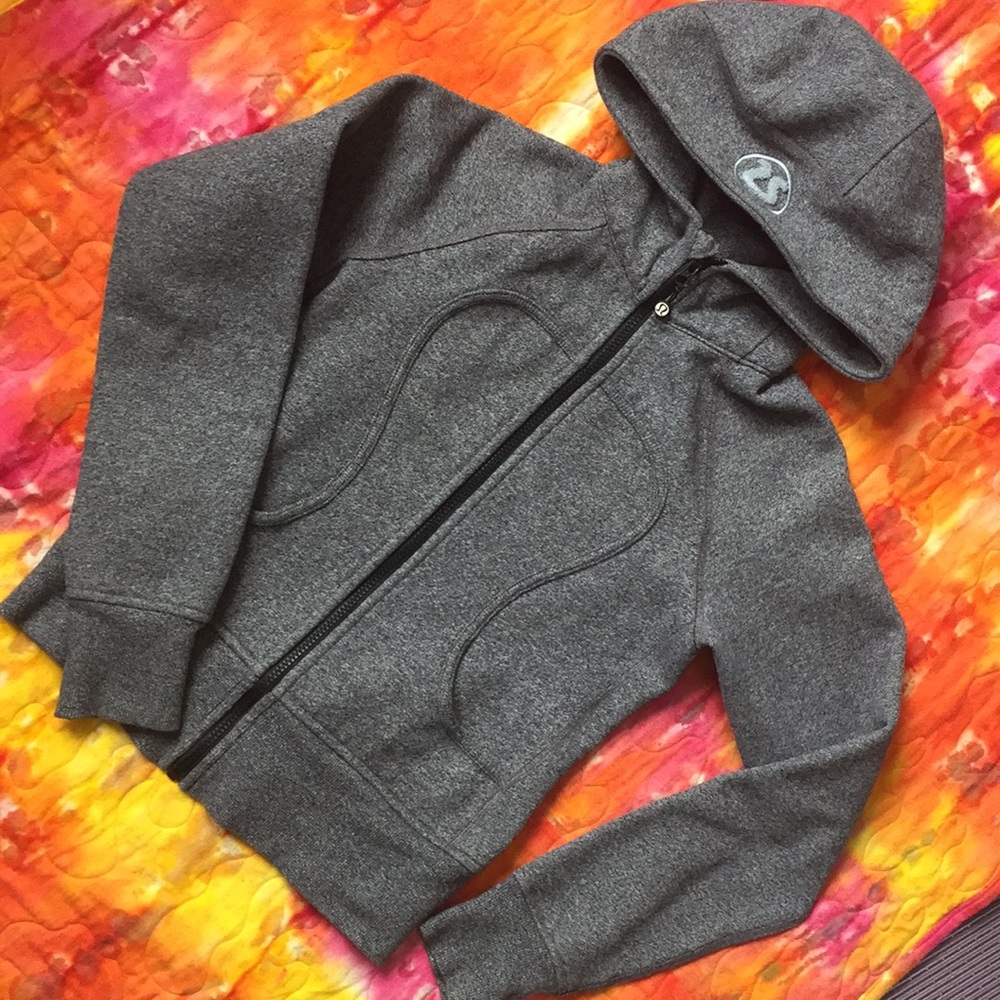 Lululemon scuba hoodie size 2 or 4